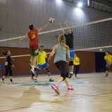 �Qui organizziamo continuamente match amichevoli e tornei � ci la 42enne Tiziana, presidente del circolo -. Le squadre comprendono sia maschi e femmine e spesso vedono fianco a fianco anche genitori e figli. A differenza di altri sport a pallavolo giocano tutti e si creano dei bellissimi rapporti�